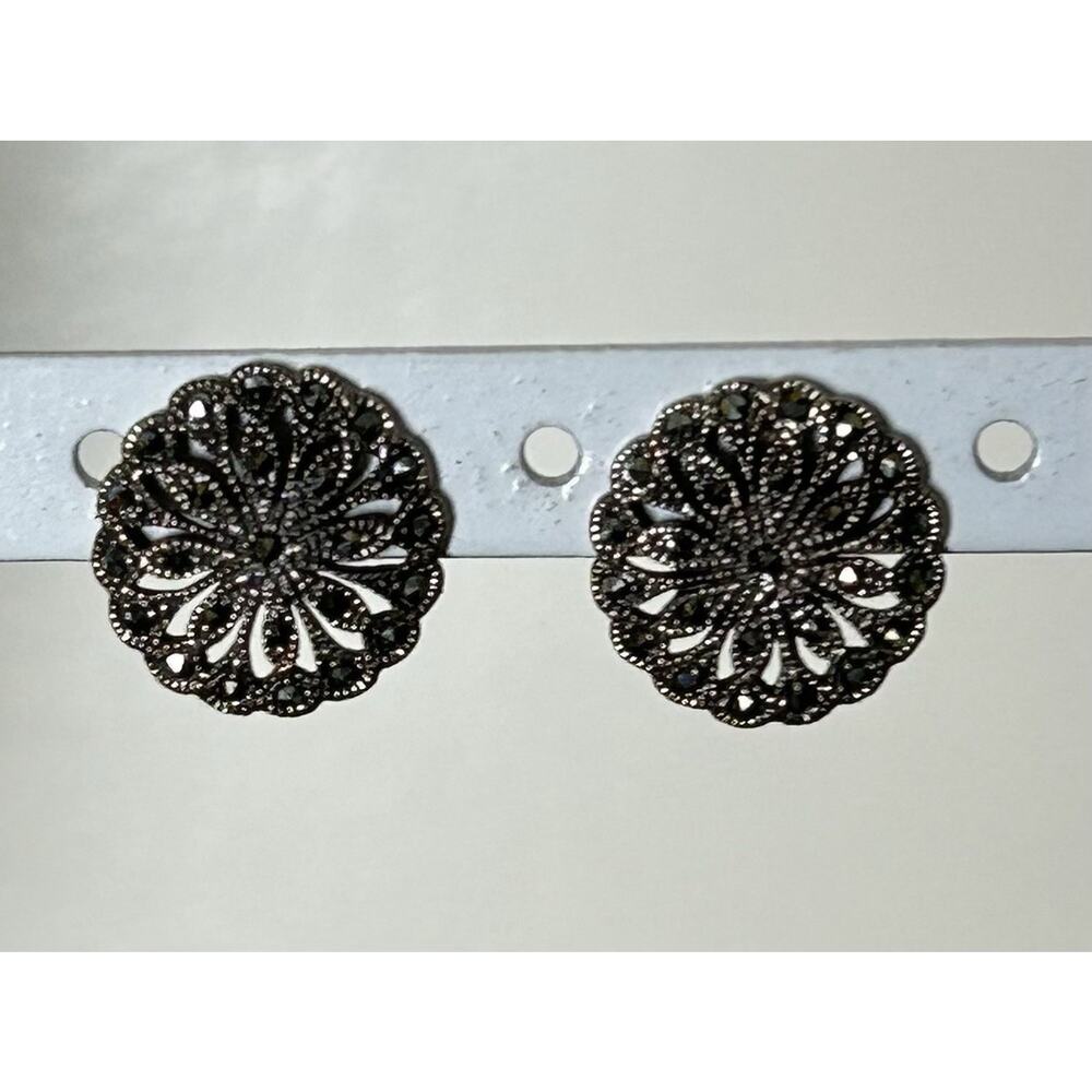Beautiful Vintage Sterling Marcasite Button Stud Earrings